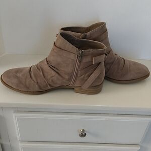 Sugar Women's Tan Distressed Ankle Boots